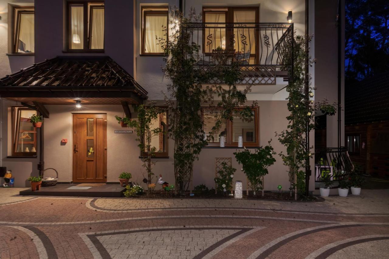 Veranda Domy I Apartament 波别罗沃 外观 照片