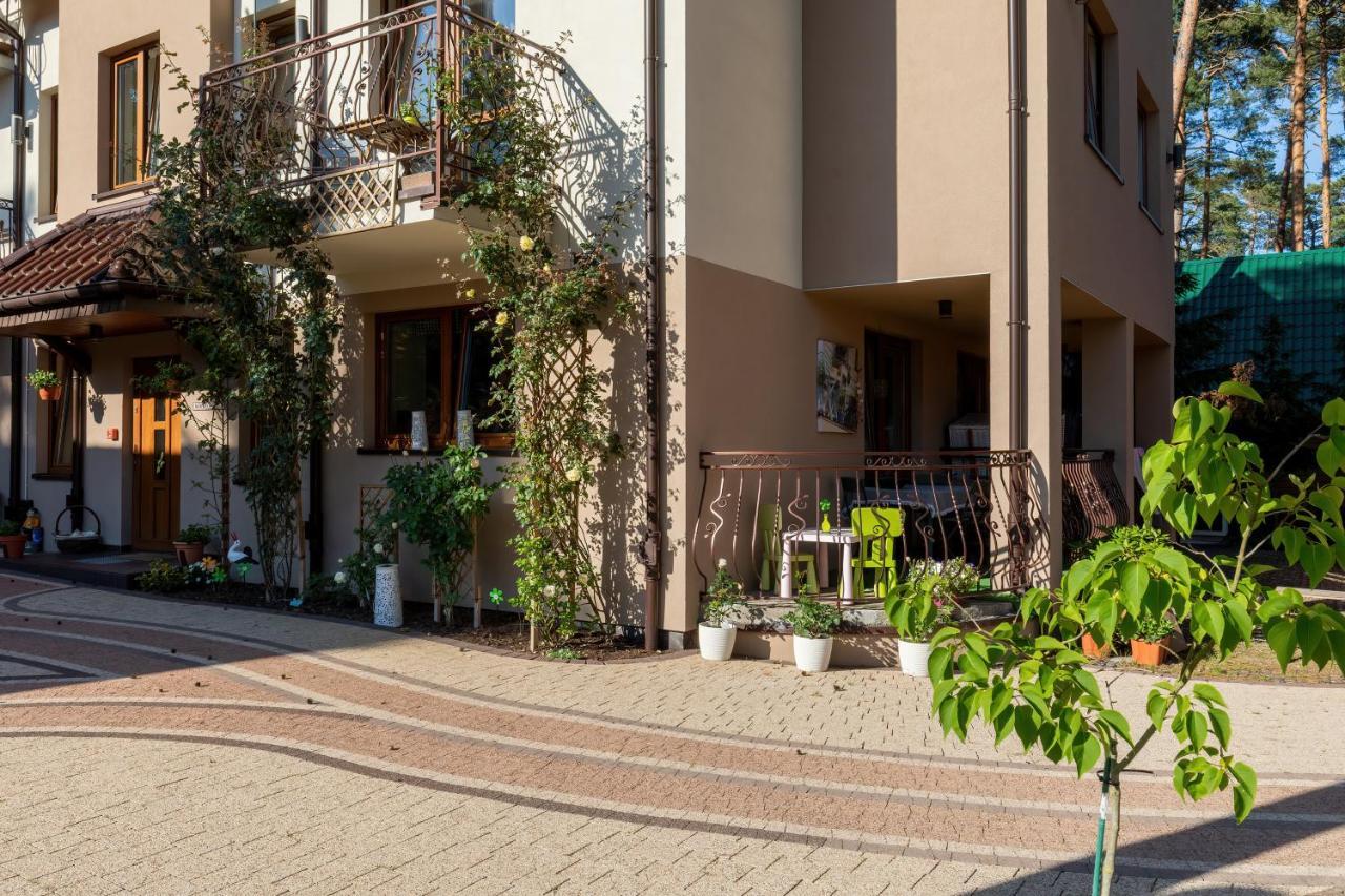 Veranda Domy I Apartament 波别罗沃 外观 照片