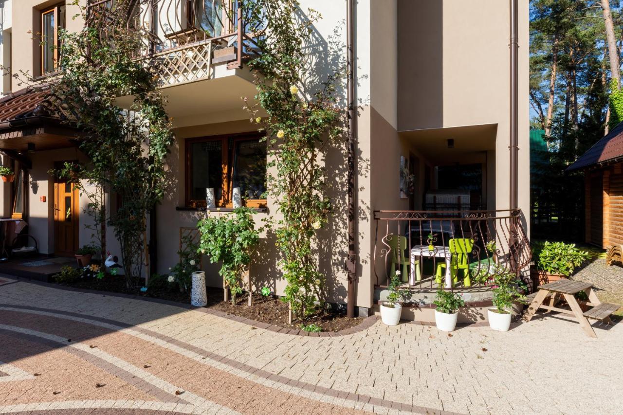 Veranda Domy I Apartament 波别罗沃 外观 照片
