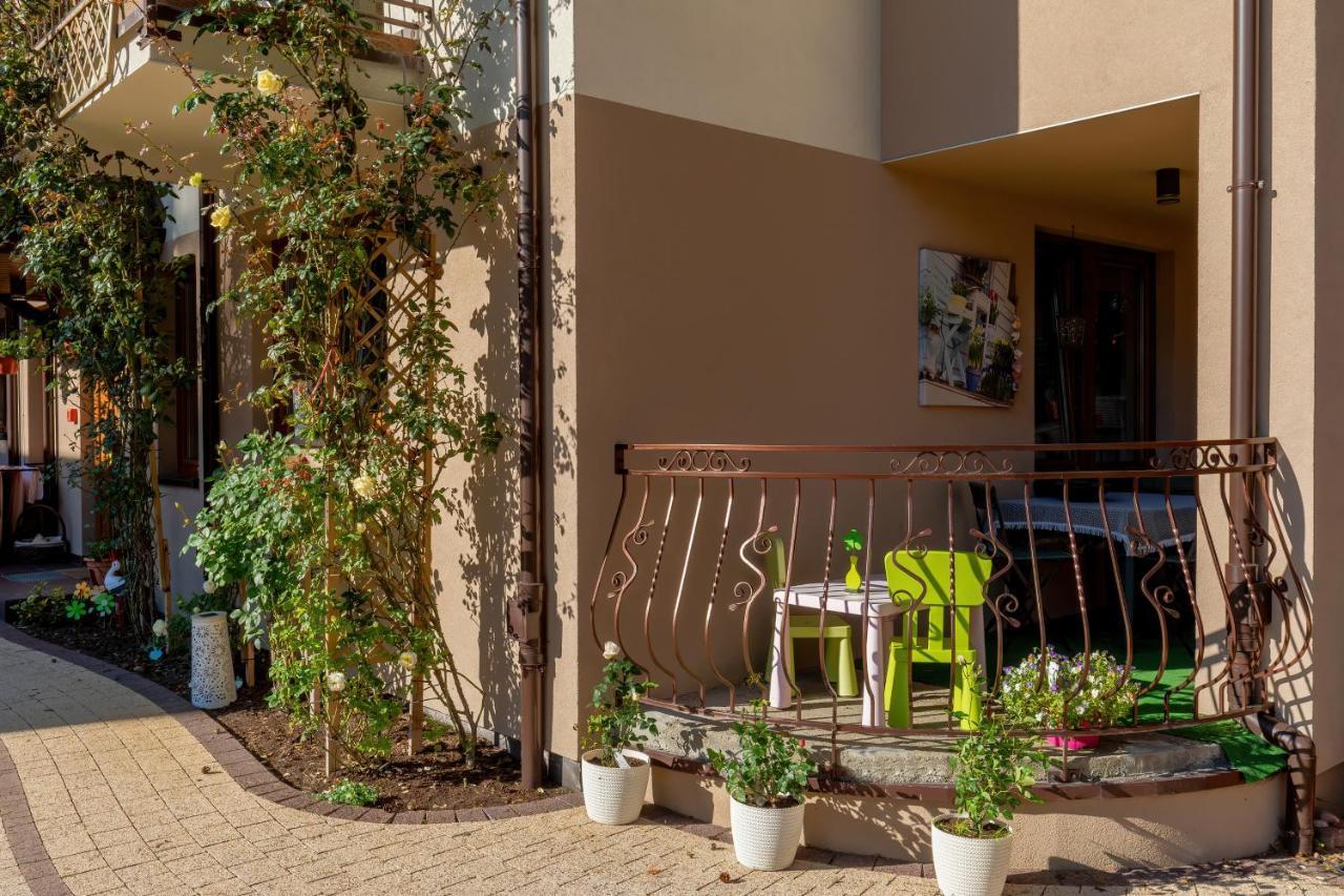 Veranda Domy I Apartament 波别罗沃 外观 照片